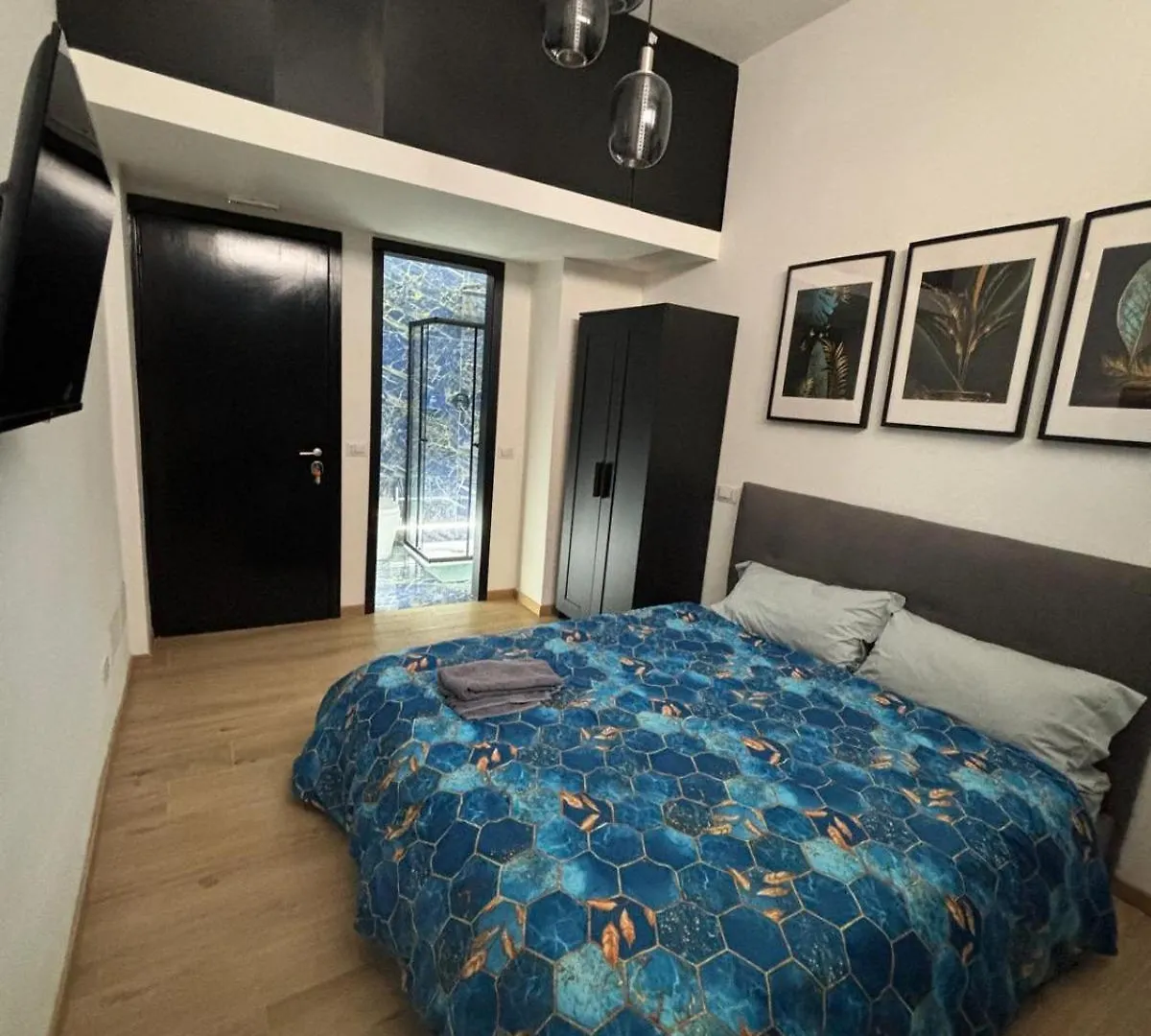 Milano Underground Hotel 0*, Milan Italy