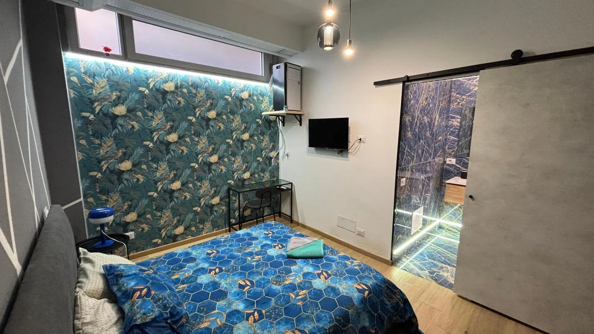 Milano Underground Hotel 0*, Milan