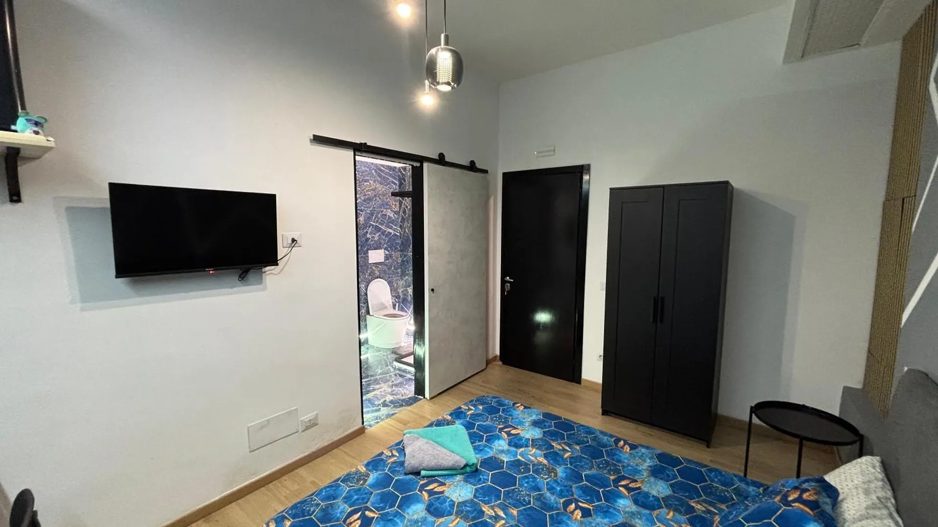 Hotel Milano Underground 0*,