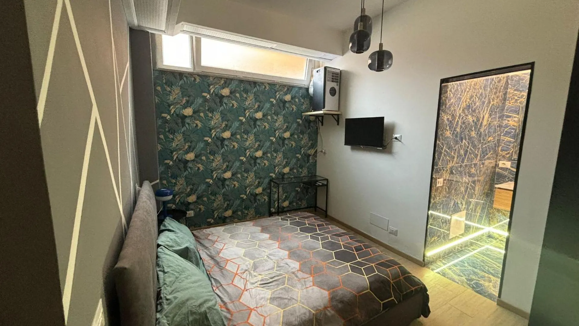 Milano Underground Hotel 0*, Milan Italy